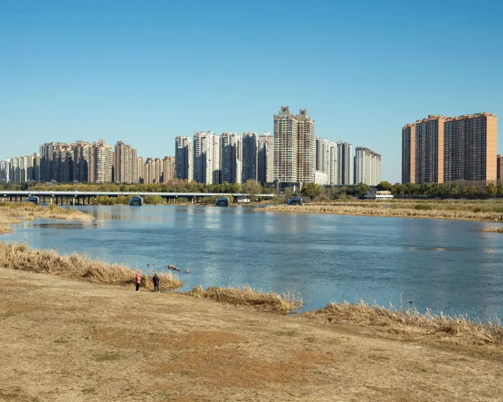 企业园区综合布线方案设计:从机柜上架到标签标识的全流程管理